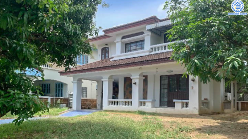 Why Location Still Matters: How to Search for a Pre-Owned Home Near BTS in Bangkok